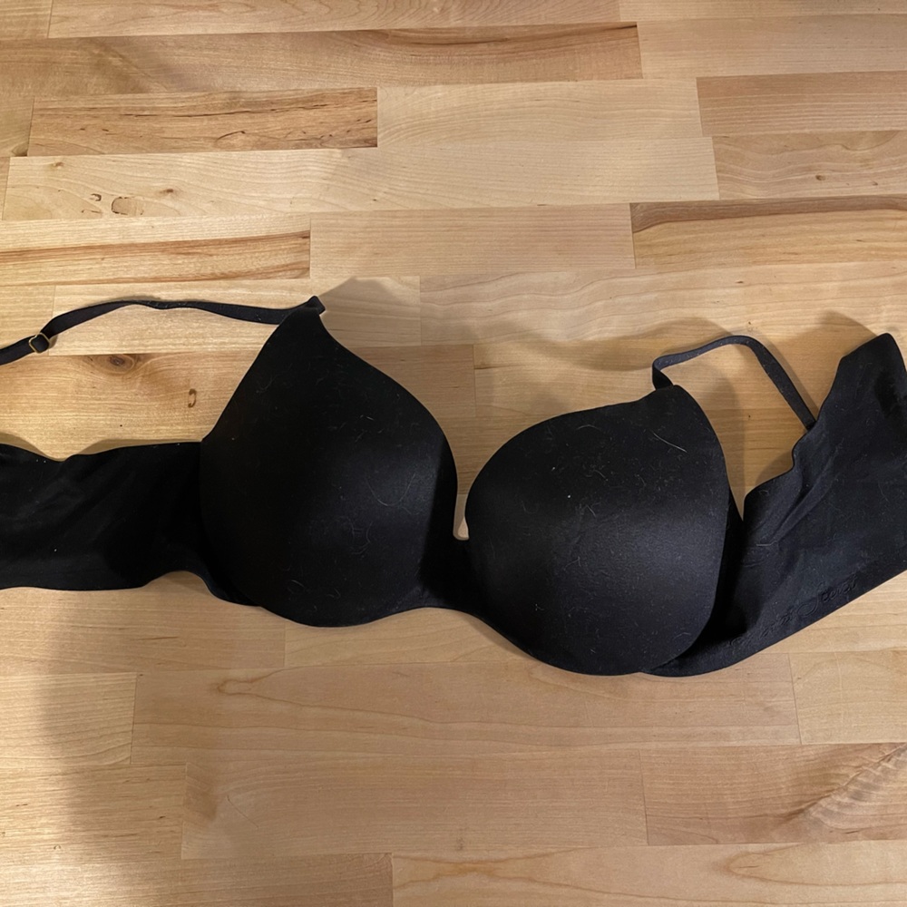 Victoria’s Secret incredible by Victoria’s Secret perfect shape bra